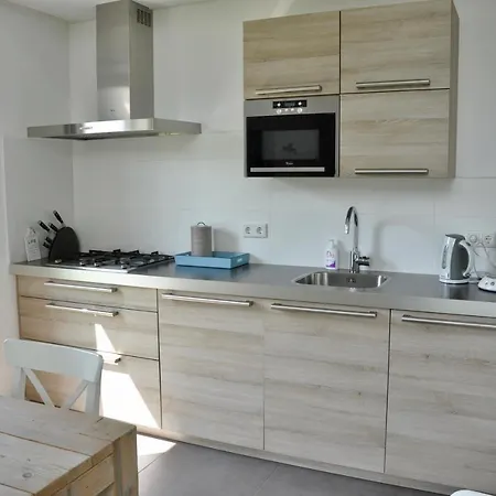 Duinland 56 度假居 *